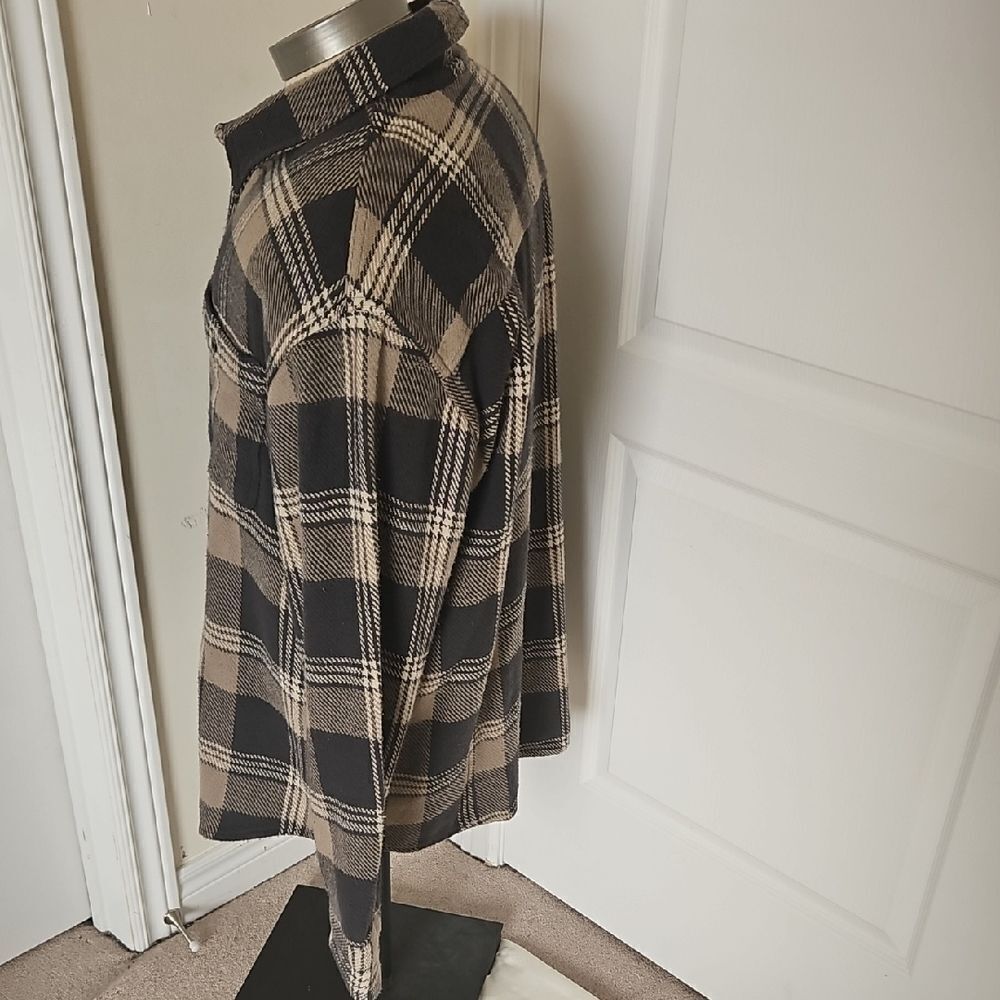 American Eagle Outfitters Black and Tan Plaid Shirt - Picture 3 of 16